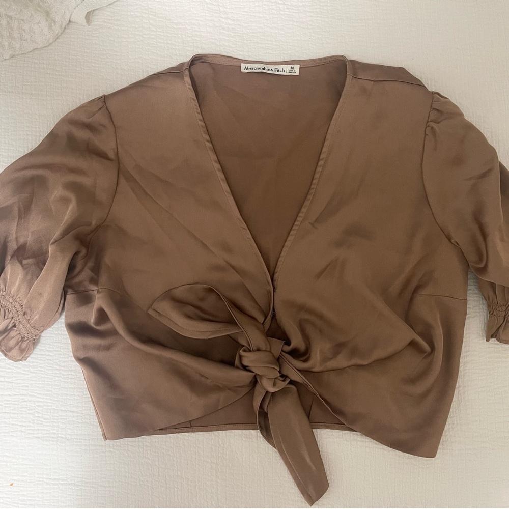 Abercrombie and Fitch Cropped Satin Tie Front Blouse